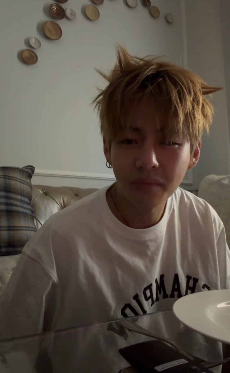 btsdoeslove's tweet photo. penampilan                              penampilan
pas masih                                  pas udah
jadi crush                                   jadi suami https://t.co/8vS7boiwbT