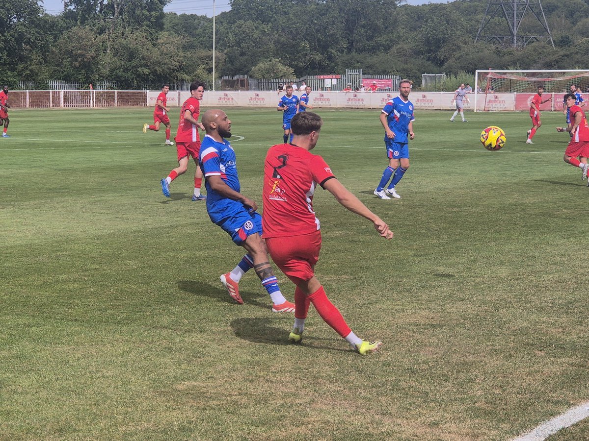 Nickthebee36's tweet photo. @TheNomadsFc v @leistonfc today,  the hosts first match at step 3. A 1-0 half time lead for Nomads was quickly levelled by Leiston straight after half time. Lots of 2nd half chances but no further goals, 1-1. Crowd of 377 to see the spoils shared. @NonLeagueCrowd @NLprogs https://t.co/RtTbwMyove