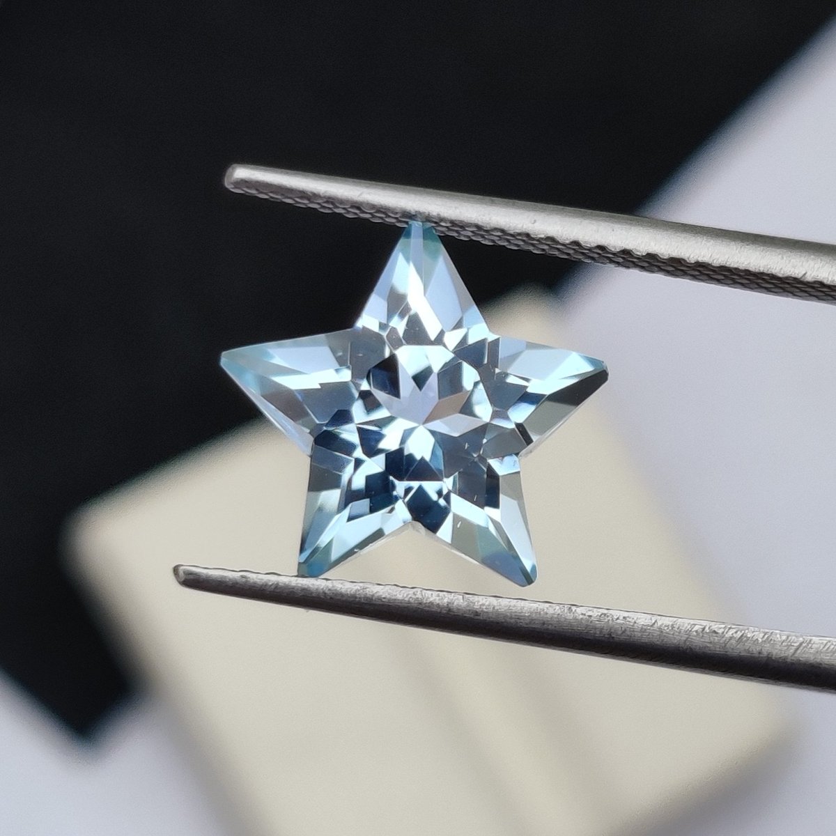 NkGemstone's tweet photo. セール開催中！✨✨

100%天然スイスブルートパーズ スターカット ⭐ 高品質ルーペクリアトパーズ リングサイズに最適

サイズ：11.5×11.5mm
重量：4.75カラット

ご購入の際は性別をお選びください👇👇😍✨⭐

https://t.co/tWKk8sORaQ https://t.co/u5VhUCovd3