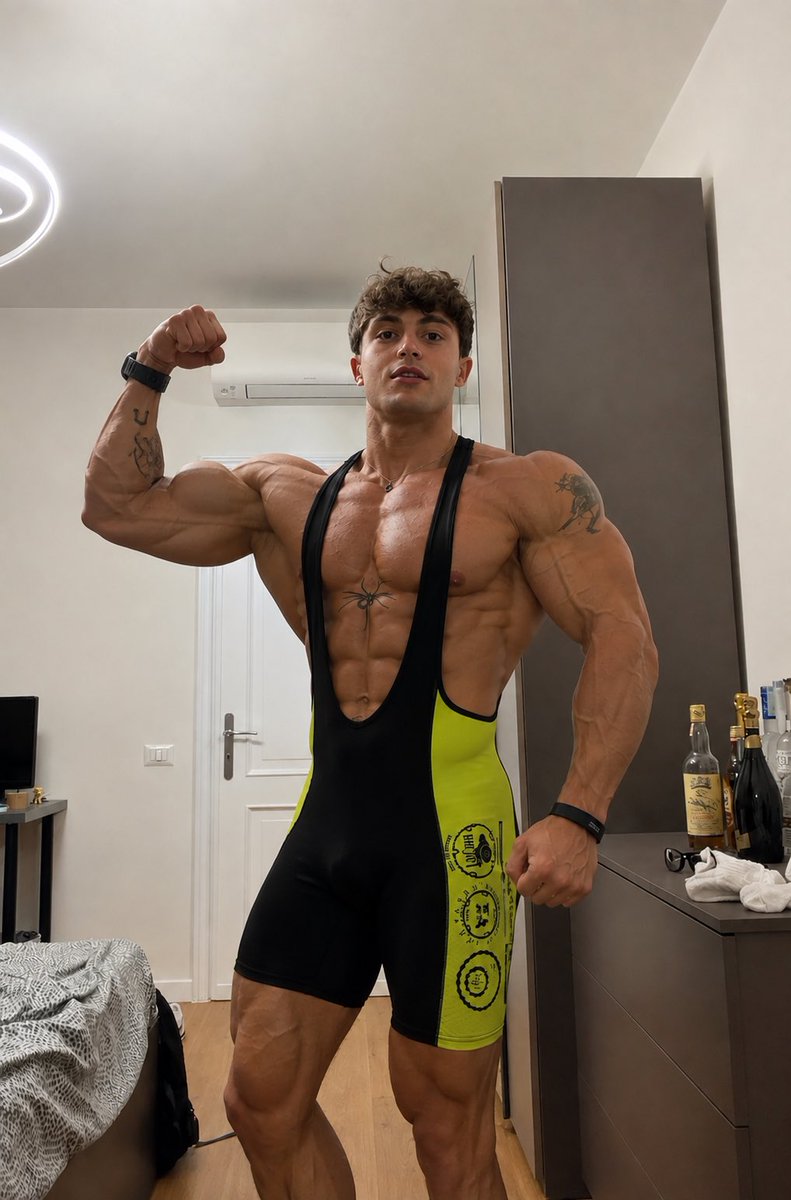 mrk_hartai's tweet photo. When your boyfriend is a wrestler, training doesn’t end at the gym… apparently home is just round two. 😂💪🤼♂️ Guess I’m never really off duty!
#WrestlerBoyfriend #MuscleCouple #WrestlingLife #HomeTraining #MusclePower https://t.co/tf0vNKqD96