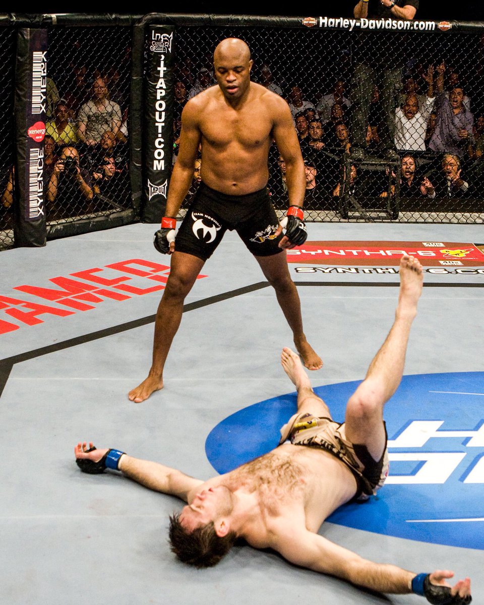 MMAHistoryToday's tweet photo. Aug8.2009

17 years ago today,

Anderson Silva put on one of the most amazing performances in UFC history. https://t.co/2l36KTTFaM