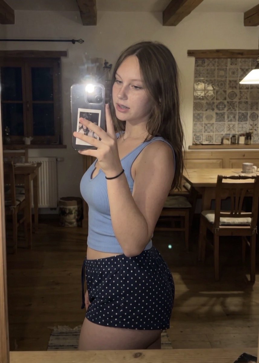 abgemelkt's tweet photo. Bin ich zu dick oder genau richtig? 👀🤨 https://t.co/2o9gRUqjAk