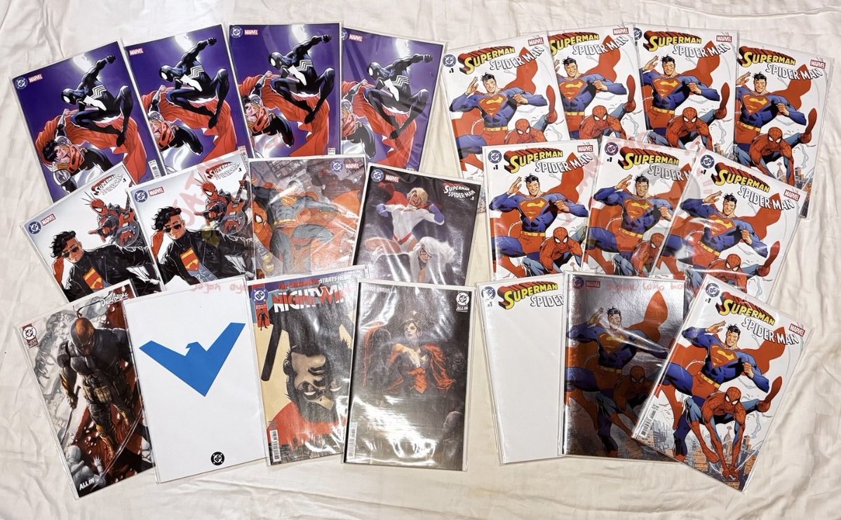 byzombee's tweet photo. Our other amazing pull! 📕

I would love to say that my GO not just Group Order but it turns into community, art market &amp; comic shopping! 💕

Me and my team are so glad to help you guys to bring home your wish list from all over the world! 🔥

Thank you for the trust! 🦾💋 https://t.co/hH9XIcbHKo