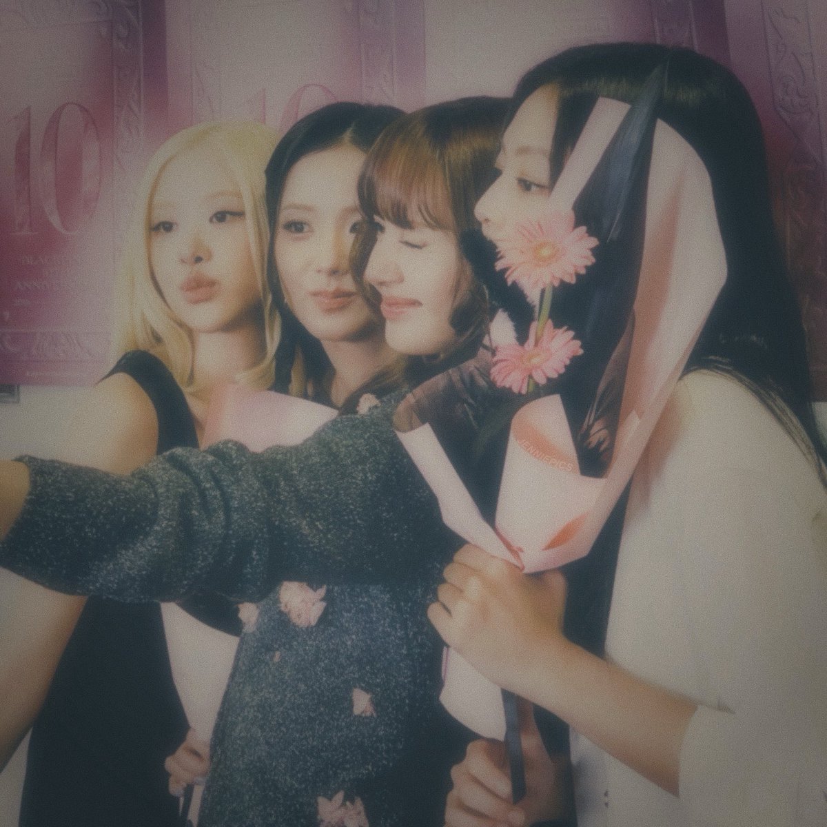 jenniepics's tweet photo. https://t.co/psiL8PnR6r