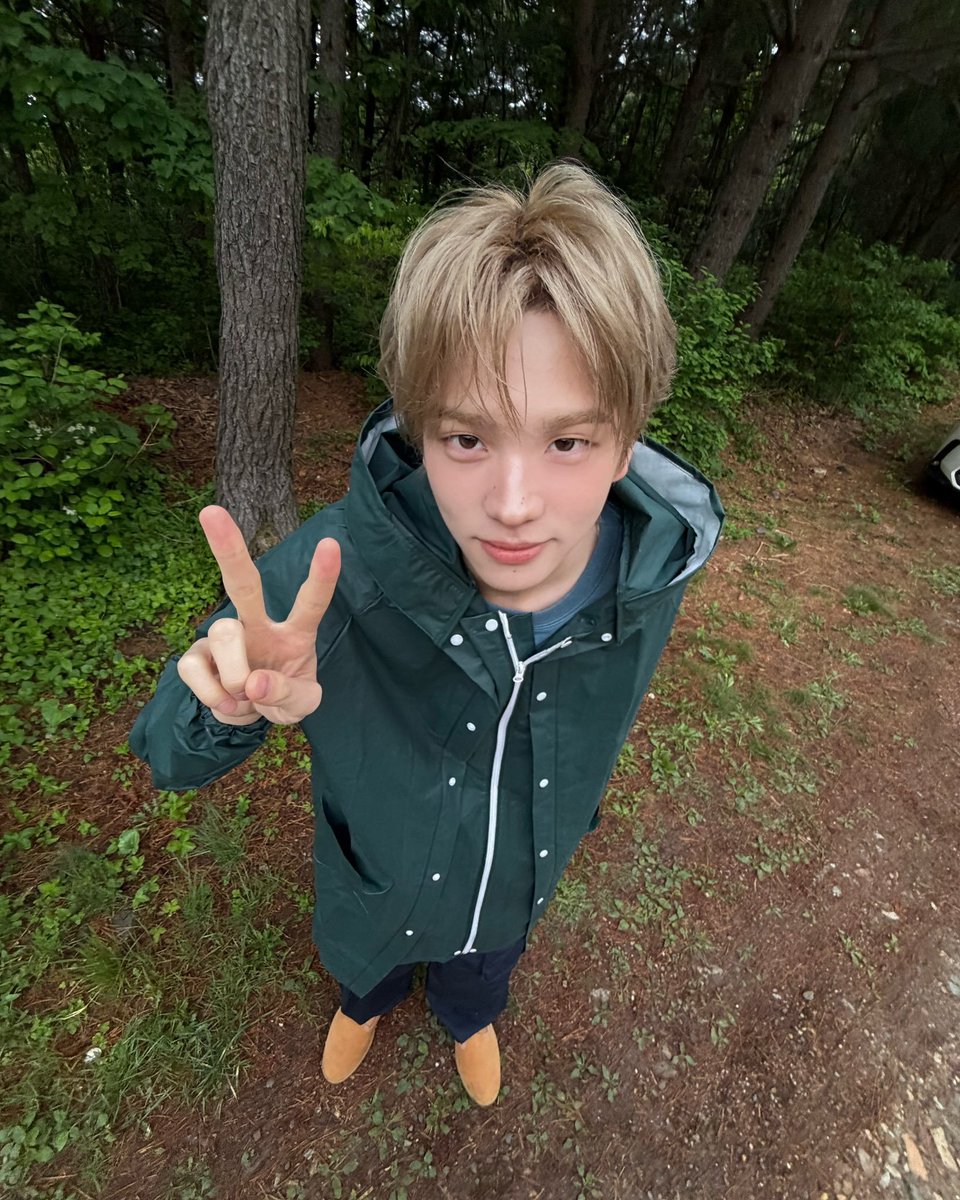 onlyu_shinyu's tweet photo. i love this genre of shinyu pics so much he looks so precious https://t.co/EAo1frRM9j