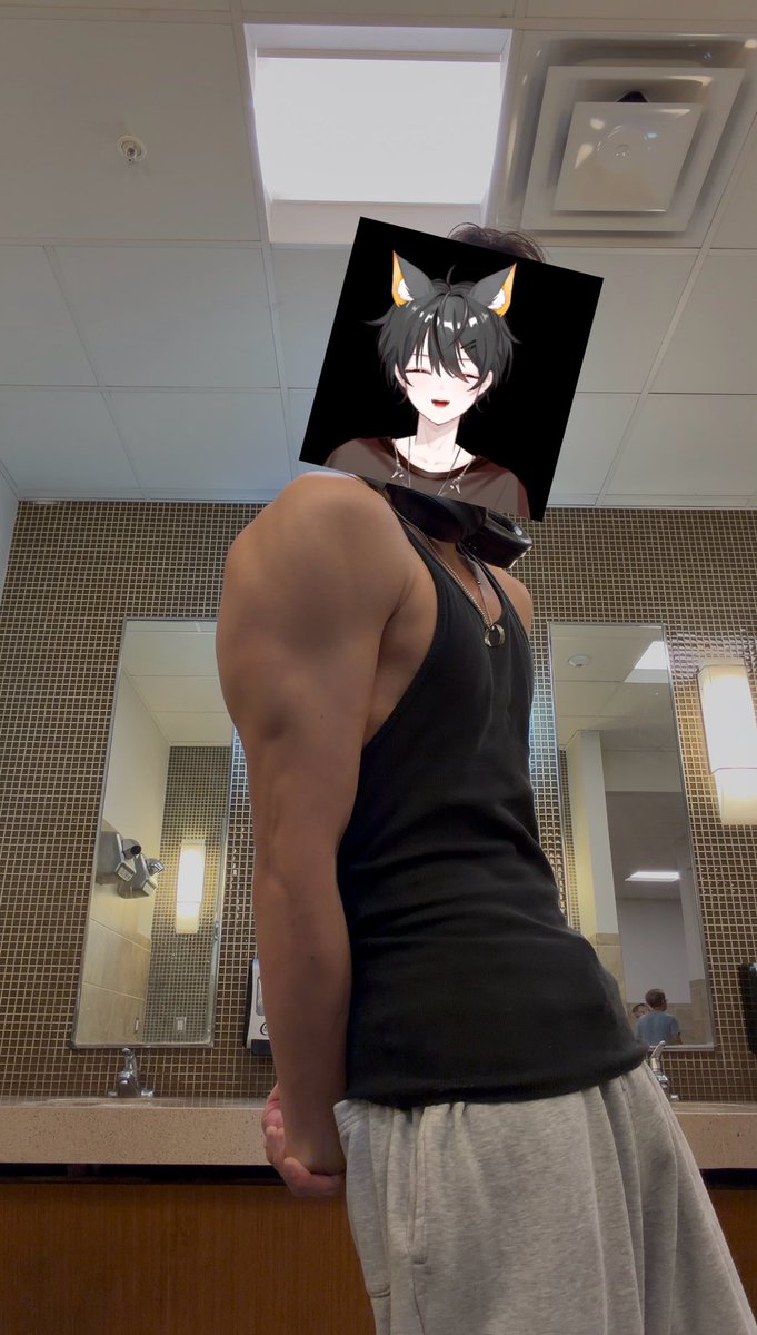 JaeisJaee's tweet photo. which one is a better picture? 1 or 2? I will be live today at any time so tune in!! #vtuber #gym #lean https://t.co/KGxgMTHS3r