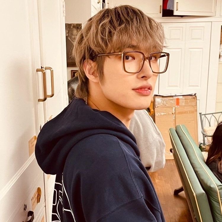 TheGirlUnsure's tweet photo. Happy birthday to Song Mingi. Your commitment to yourself & your vision for the future will always be inspiring. Please know how valued your perspective & your voice is by all of us! May every day of 27 be brighter than the last. 🥰
#새침_뿅아리_민기의_날
#Chic_Chick_MingiDay https://t.co/gyIDgit75O