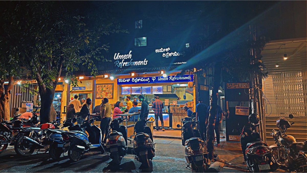 nanu_milana's tweet photo. #spot7 for the weekend
And for dinner finally I made to umeshuuuu
Dosa -10/10 (palya on point)
Idly - 8/10(i liked sambar)
Coffee - 9/10
📍Umesh refreshments https://t.co/VDdh2IJZEE