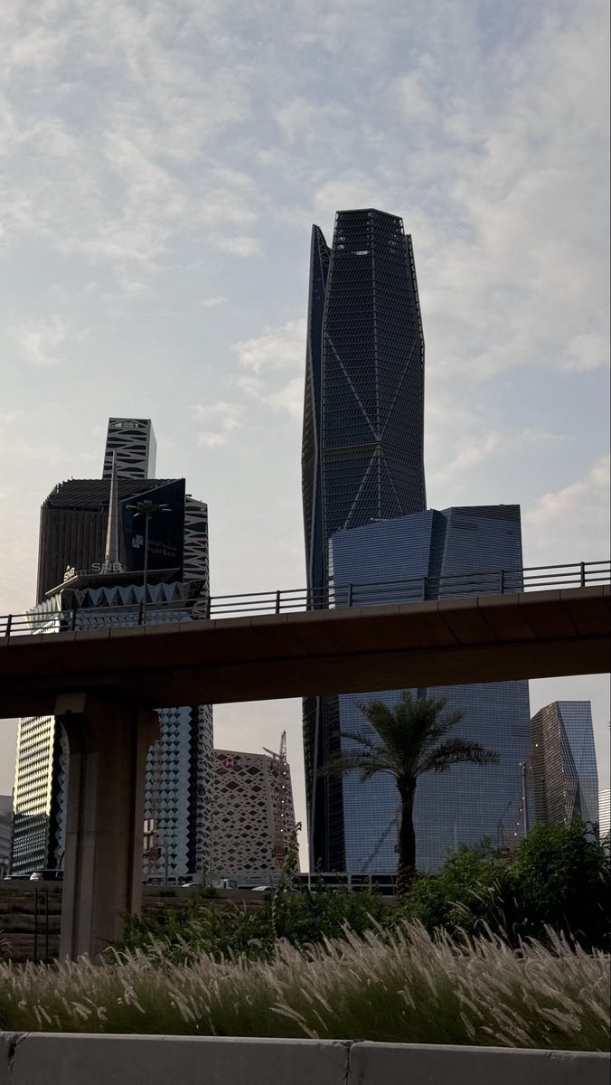 Dmkvlg's tweet photo. جو الرياض هاليومين خيالي https://t.co/vWTDkRWPzy