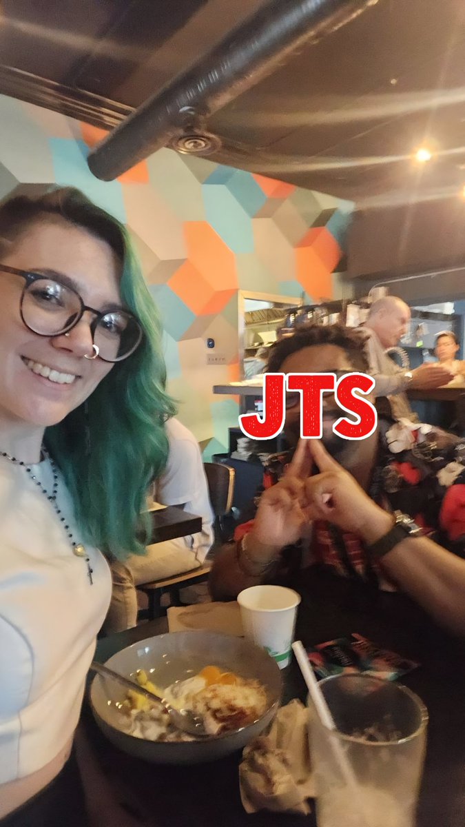 JackTheSpeck's tweet photo. Lunch with @JuniperWoodsy! https://t.co/imXmMRcPtk