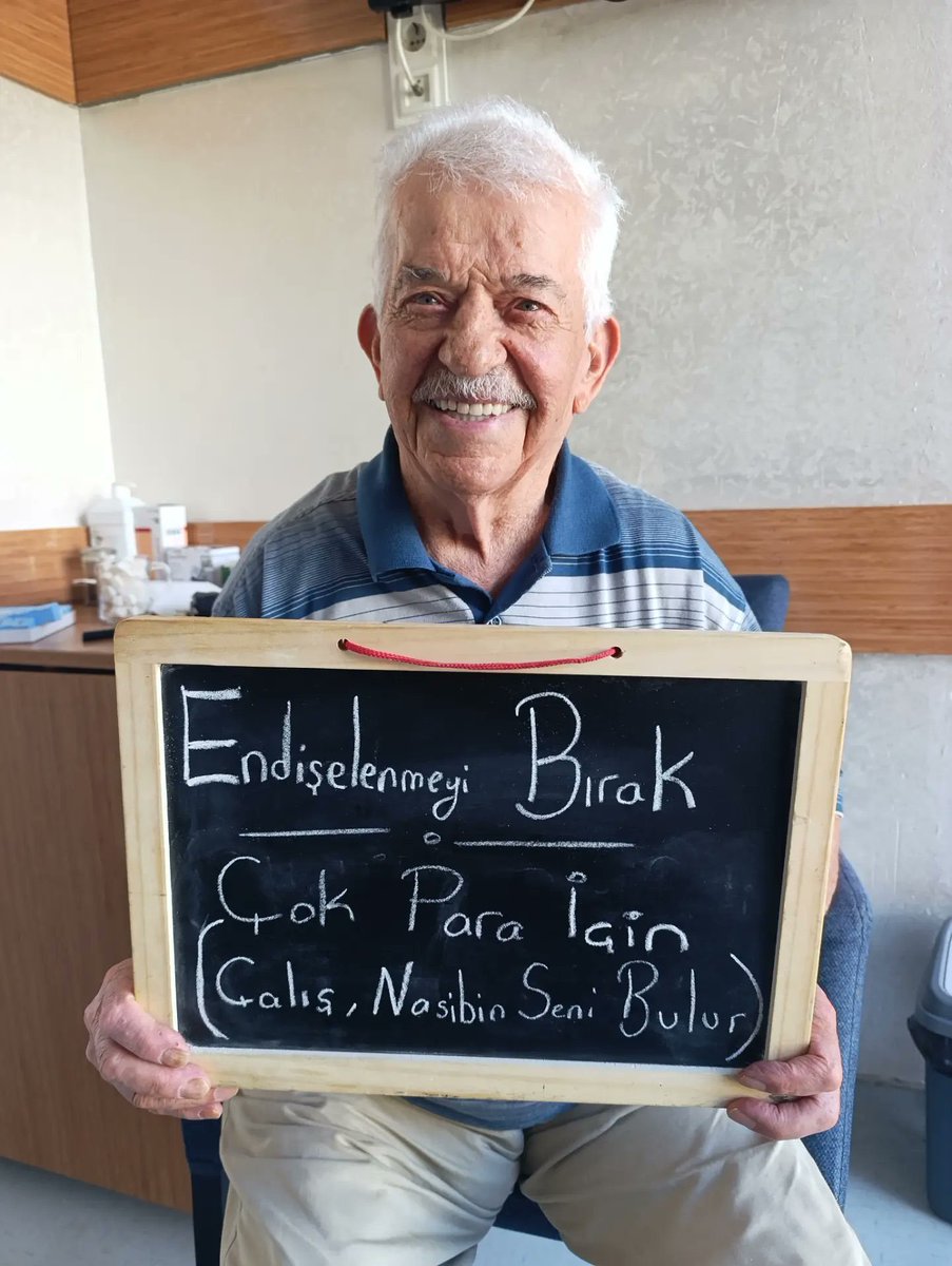 haberdedektif's tweet photo. 📌  Hastanede hastalıklarla mücadele eden vatandaşların "Endişelenmeyi Bırak" mesajları: 

➖Seni seçmeyen insanlar için
➖Çok para için
➖Yavaş ilerlediğin için
➖Gelecekte ne olacağı belli değil, gel şimdiye odaklanalım https://t.co/fx03sWOymy