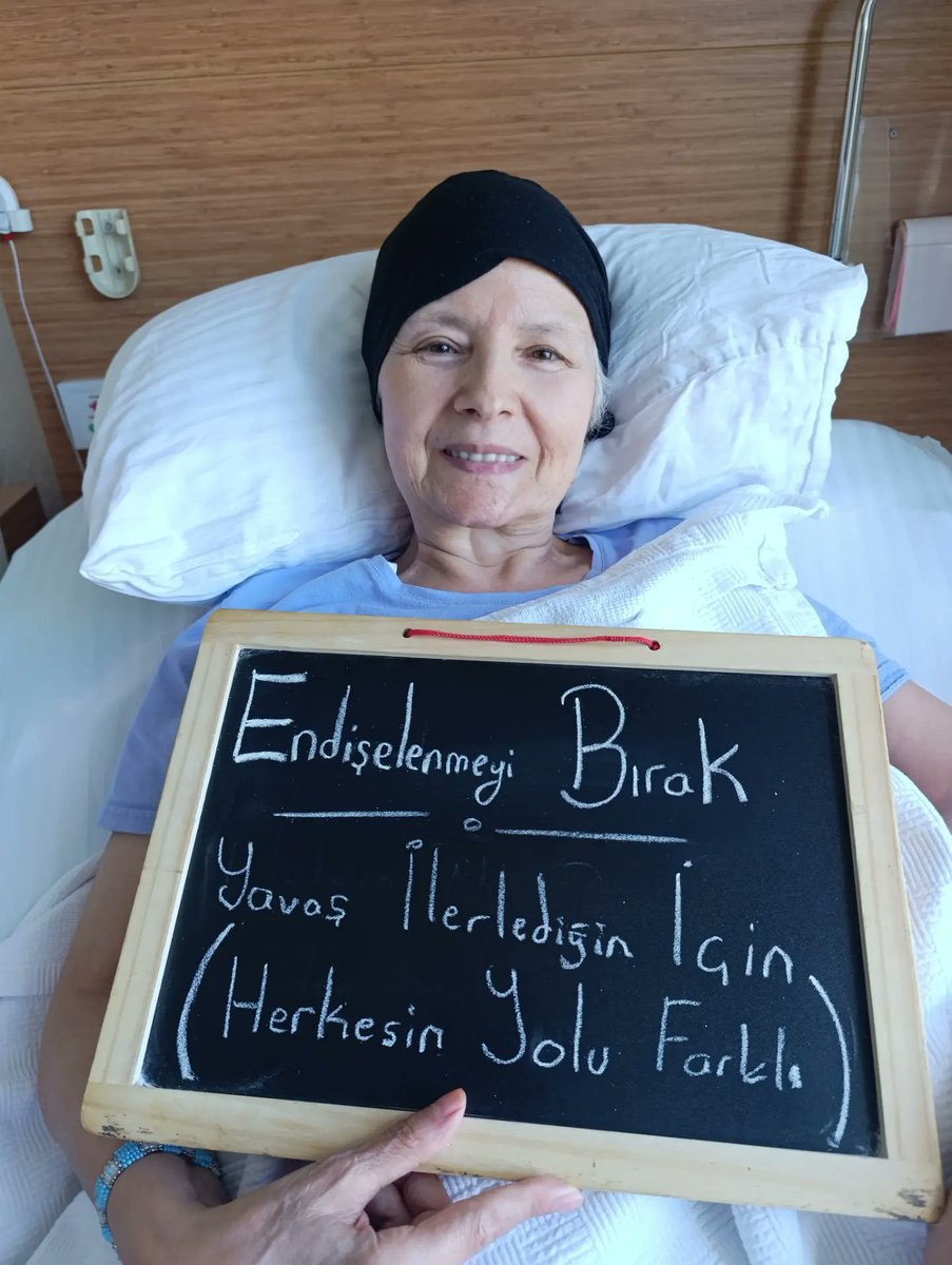 haberdedektif's tweet photo. 📌  Hastanede hastalıklarla mücadele eden vatandaşların "Endişelenmeyi Bırak" mesajları: 

➖Seni seçmeyen insanlar için
➖Çok para için
➖Yavaş ilerlediğin için
➖Gelecekte ne olacağı belli değil, gel şimdiye odaklanalım https://t.co/fx03sWOymy