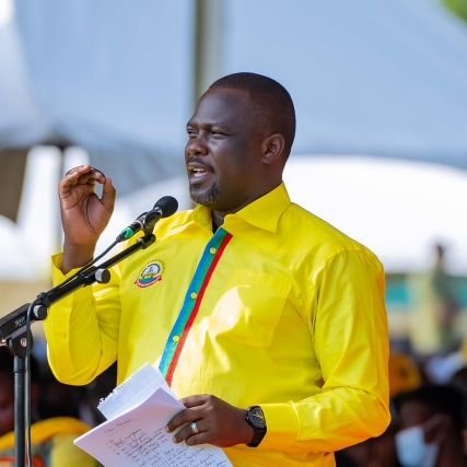 EmmaWangolo's tweet photo. Huyu ni Katibu Mkuu wa Chama cha National ResistanceMovement (NRM)
Rt. Hon. Richard Todwong https://t.co/Z7H52RDG2j