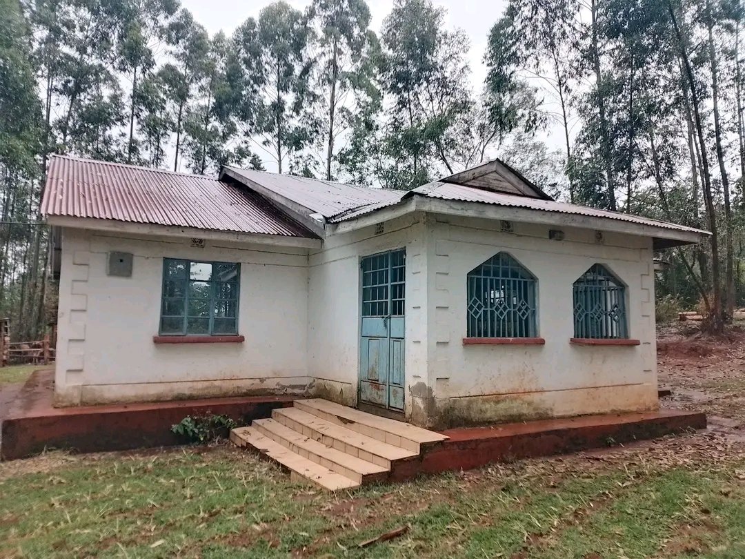 ignyharaz2's tweet photo. Maintaining a house is more expensive than paying the rent 🤣🤣 https://t.co/NjMKjpw0Tq