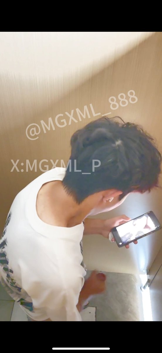 MGXML_888's tweet photo. 补更旧号 「原创」
还是这个小哥 这是第三次 大概放国庆前一两天的晚上 其实他好算略微大一点点的 就是每次射的时候都是用纸包住的 
完整版 8:05 私
#偷拍 #厕所飞机 #直男 #男大学生 https://t.co/PRdfEoWtaY