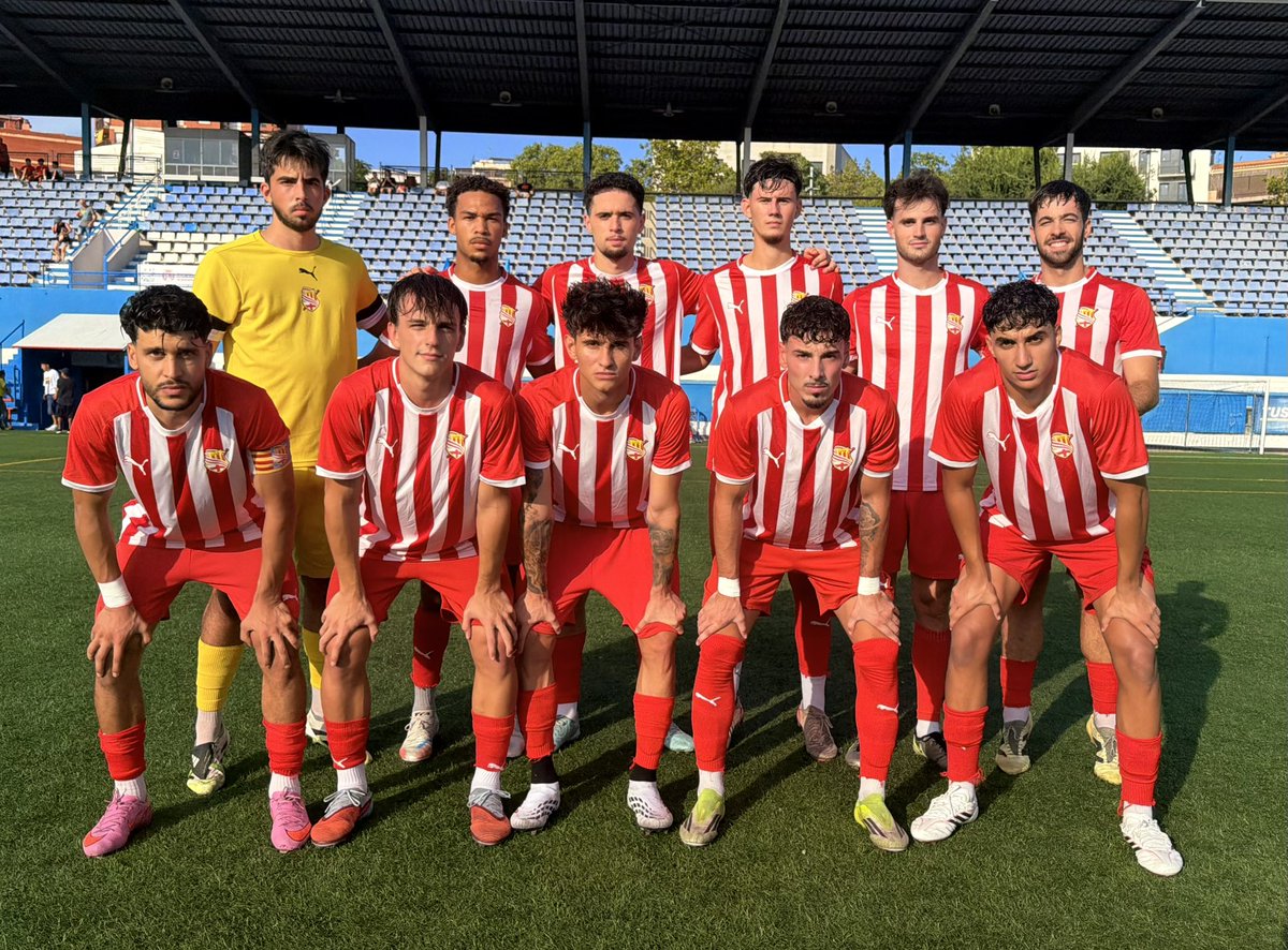 CdEManresa's tweet photo. Som-hi Resa! 🔴⚪️

#GramaManresa | #PretemporadaCEM https://t.co/uSLU2MUGrG