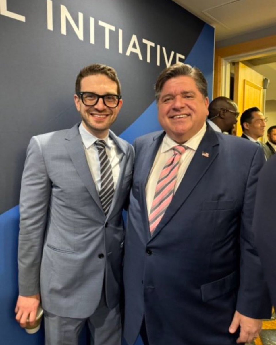 LRhodes768's tweet photo. @GovPritzker Who's your little buddy? 

Like we didn't already know, eh? https://t.co/66IHeVRreP