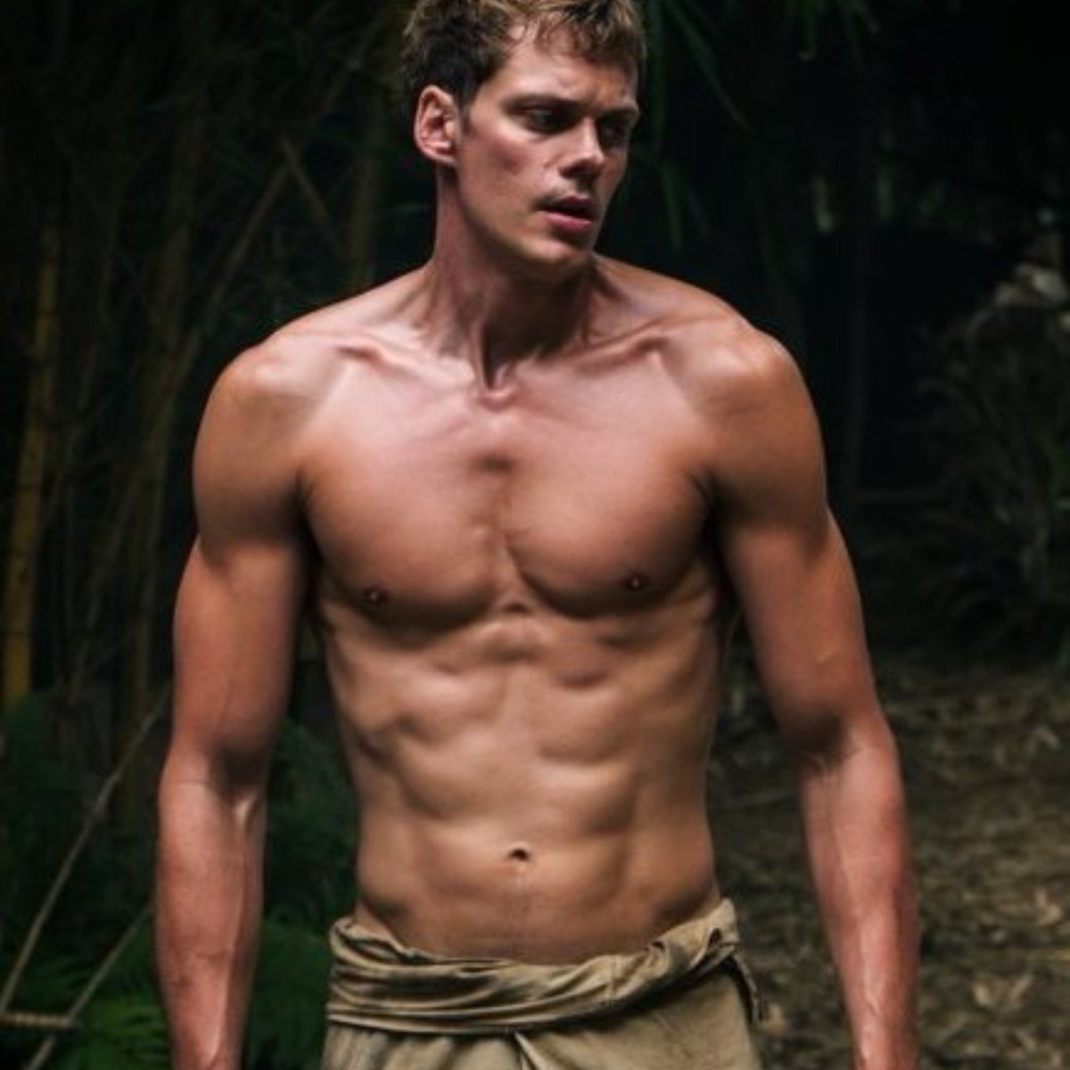 kirzstie's tweet photo. Happy 36th birthday to Bill Skarsgård 🤤 https://t.co/BM2x4wyC7r