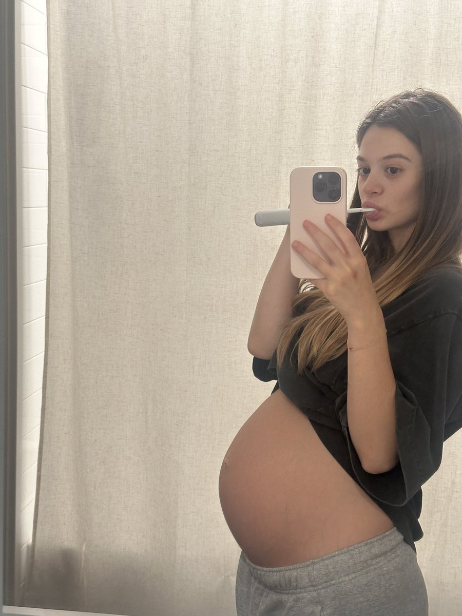 Maybemollyy's tweet photo. Subscribe for pregnant content 💖 https://t.co/FLPONCVALD