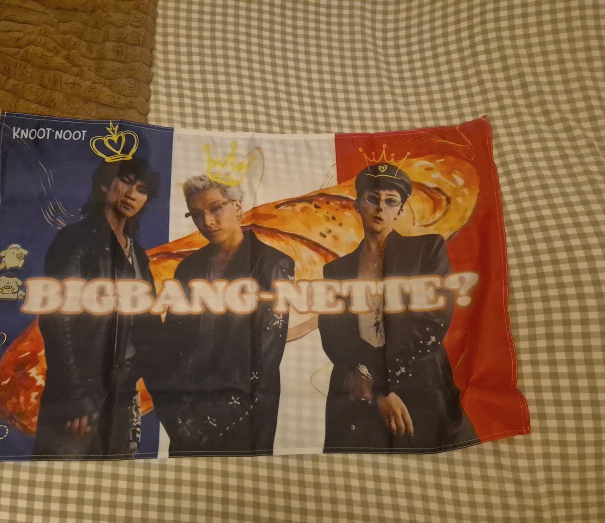 namoon_chan's tweet photo. La boulangerie est ouverte @knoot_noot 🤭 merci encore pour ce beau projet je vais avoir ma petite collection de drapeau 🩷 https://t.co/N2MotsmBvC