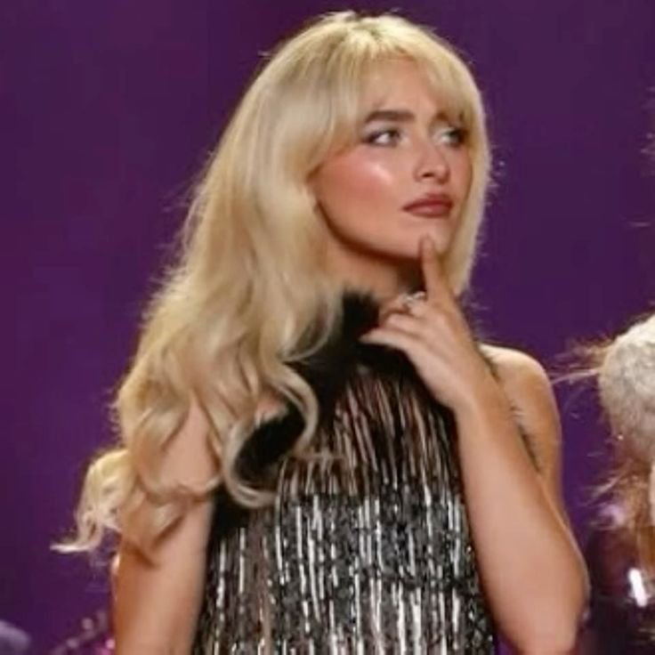 brasilbrina's tweet photo. @TeamSabrina i was rewatching Sabrina's music videos and i noticed that please please please and taste mv aren't in the official music video playlist https://t.co/eOLk1tg6Pi