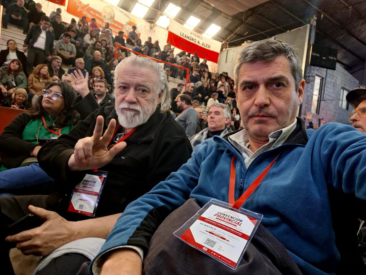 CONenlaUCR's tweet photo. Nuestros representantes de @RadAutentico dijeron !presente! en la Convención de @UCRBuenosAires realizada en #LaPlata https://t.co/22UIAGpCoM