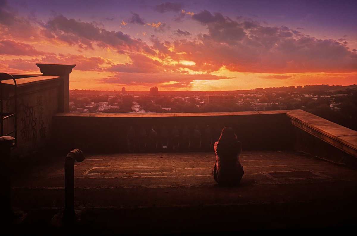 N1NETY6S's tweet photo. them looking at the same sky ): https://t.co/es7mvaNzWc