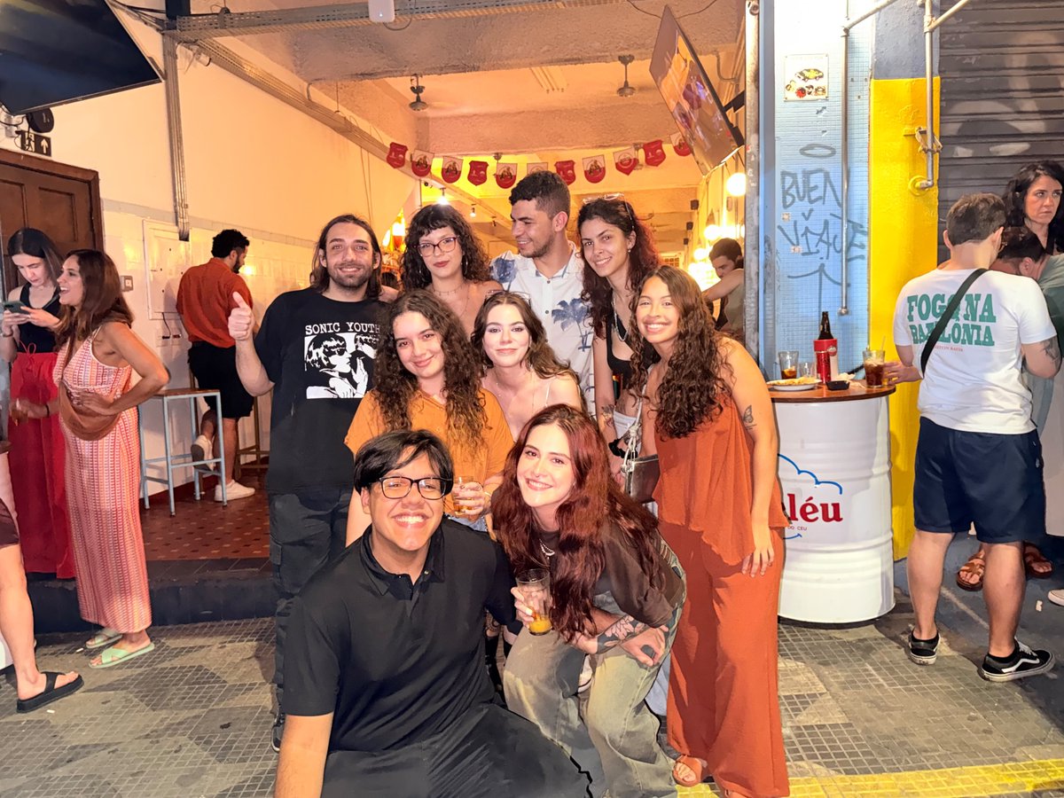 Jorgeamadodesp's tweet photo. Eu tendo os amigos mais lindos do mundo (feliz aniversário pro meu advogado predo https://t.co/aG2oIENk9K