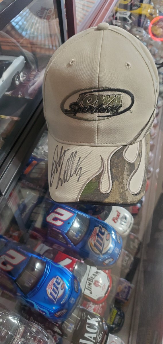 ChrisFolkerts's tweet photo. @RustyWallace thanks for Iowa.
#shorttrack https://t.co/9mb6XiykKJ
