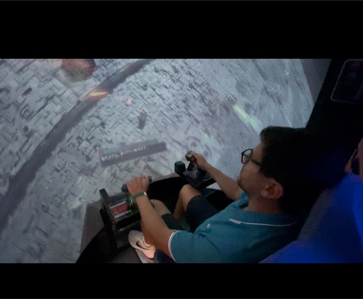 thomasguash's tweet photo. @Tycho_fan @arcade_planet Hoy hemos estado por allí, increíble la star wars battle pod ! https://t.co/neozPx9Vwv