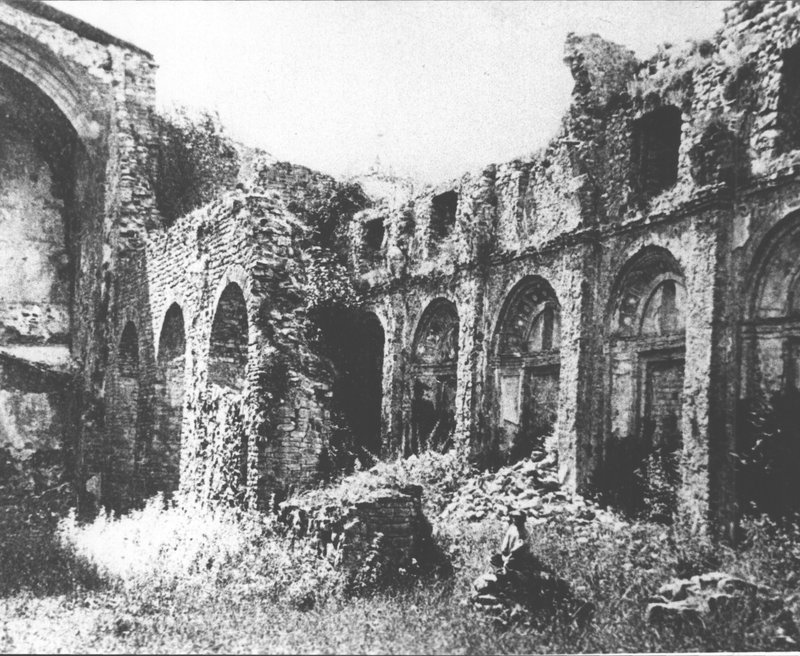 deleslletres's tweet photo. El 9 d'agost de 1835, el batalló de l’exèrcit espanyol “Tiradores de Isabel II”, va saquejar i destruir el monestir de Ripoll i va cremar i reduir a cendres l'arxiu i la biblioteca.
Desaparegueren documents cabdals de la nostra història nacional mai no recuperats. https://t.co/GrVHabeZES