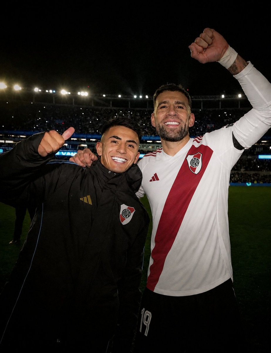 BandaRoja_'s tweet photo. 🐔"A Almada lo volví loco para que venga a #River. Lo vamos a necesitar mucho"

🗣 Nicolás Otamendi en @SportsCenter https://t.co/zh8g1BhStI