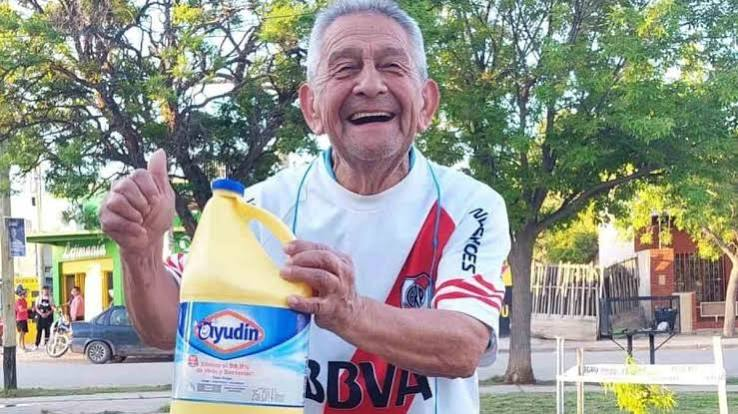hory64923's tweet photo. @PabloLunati22 Este👇 también lo mandaron al contenedor gallina puta! https://t.co/g3gxRibGLP