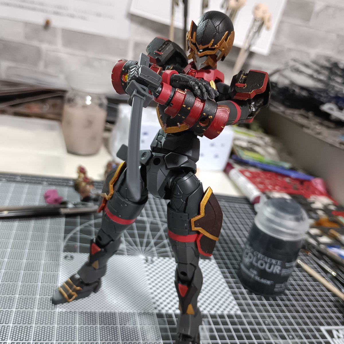 OnixZan's tweet photo. お久しぶりーふ
製作代行で造らせていただいた
ローザンニンジャサンをお披露目させてください。
依頼主さんには許可を得てマス。
赤から黒にリテイクして完成しました。
#30MF https://t.co/Qbw1cWF79e