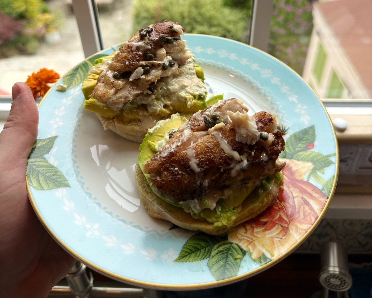 studio_daddy's tweet photo. Simple low cost homemade avocado toast on English muffin with ling cod, dill mayo, lemon oil, and capers 

$79 https://t.co/vbccliO9f8