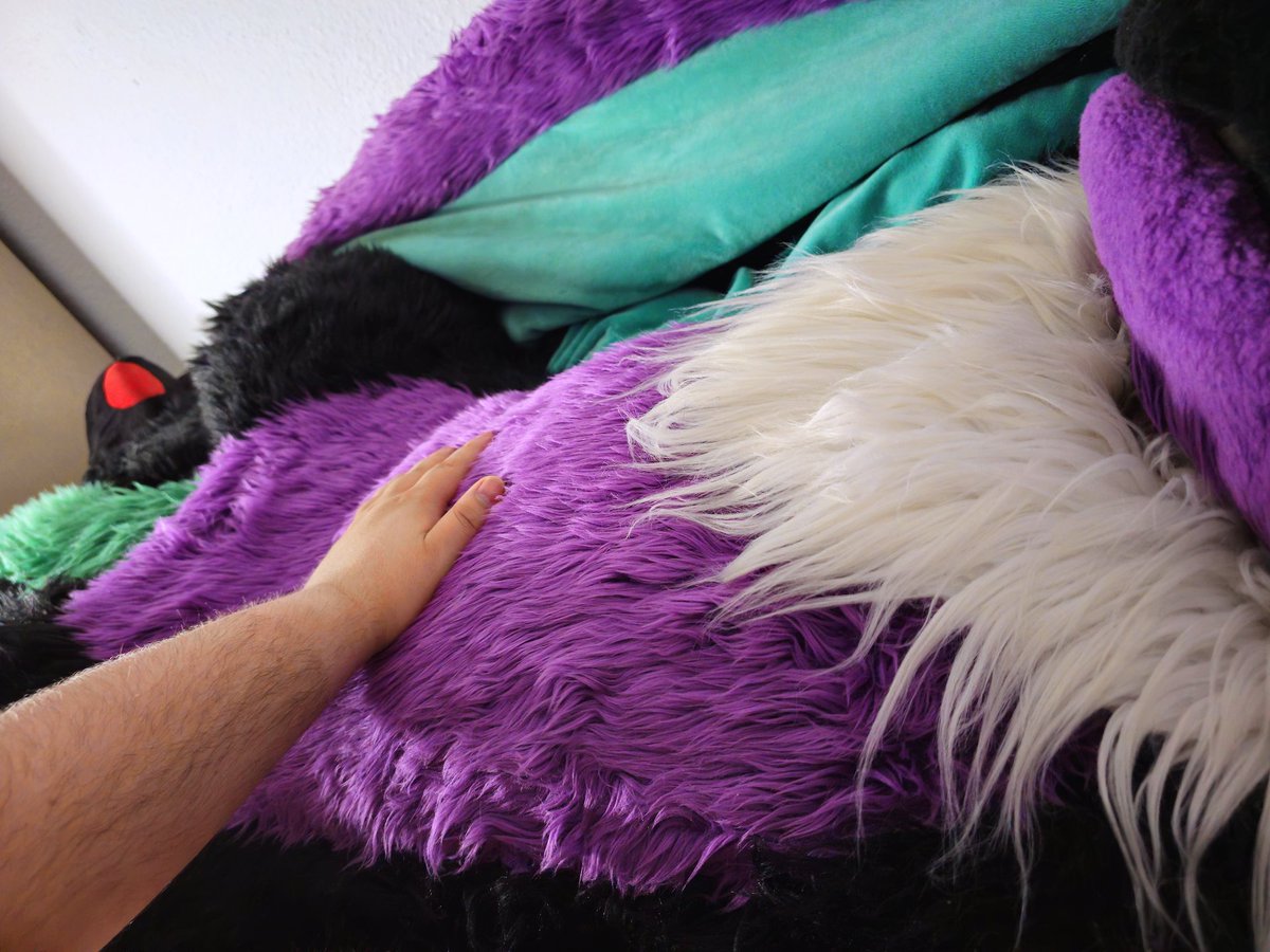 AkiraSwoops's tweet photo. /// Random Belly Rub Time ///
#furry #furries #furryfandom #fursuit #fursuiter #bat #batfurry #batfursuit #bellyrubs #cuddles #pokemon #pkmn #pokemonfursuit #pokefur #pokesuit #noivern #uhafnir #armwings #fursuitwings #batwings https://t.co/3czmvFGxeI