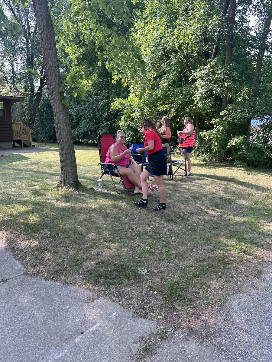 HolthausForMN's tweet photo. I’m grateful for so many supporters in Upsala &amp; the opportunity to connect with them alongside the parade route! 🇺🇸 I’m honored to be endorsed by @MCCL_org &amp; stand with them in supporting life. I’ll defend our conservative values. Remember vote THIS Tuesday! 🗳️ #MNPrimary https://t.co/9qcCp5gWN3