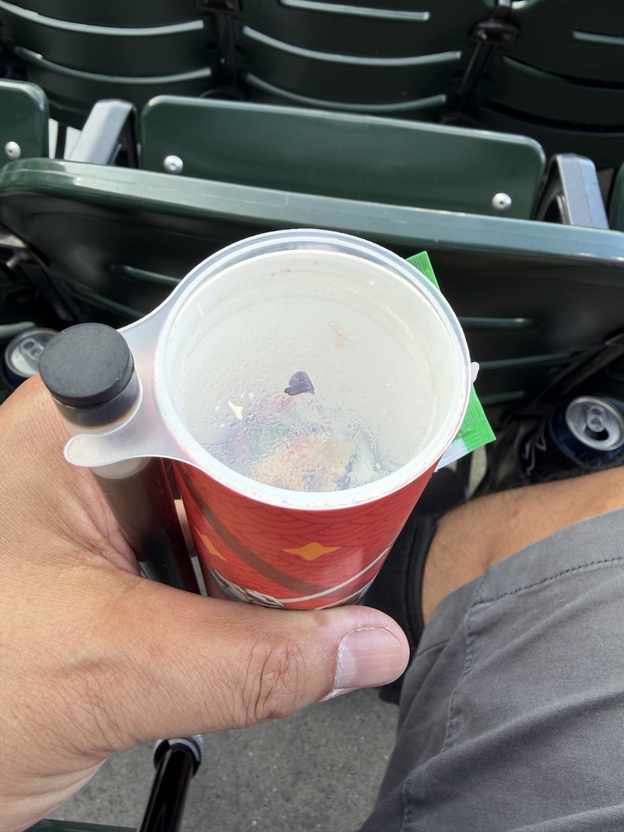 miggyv72's tweet photo. Damn, @whitesox …….already skimping on the Muneshot rolls…… https://t.co/aMtQNnUjxb