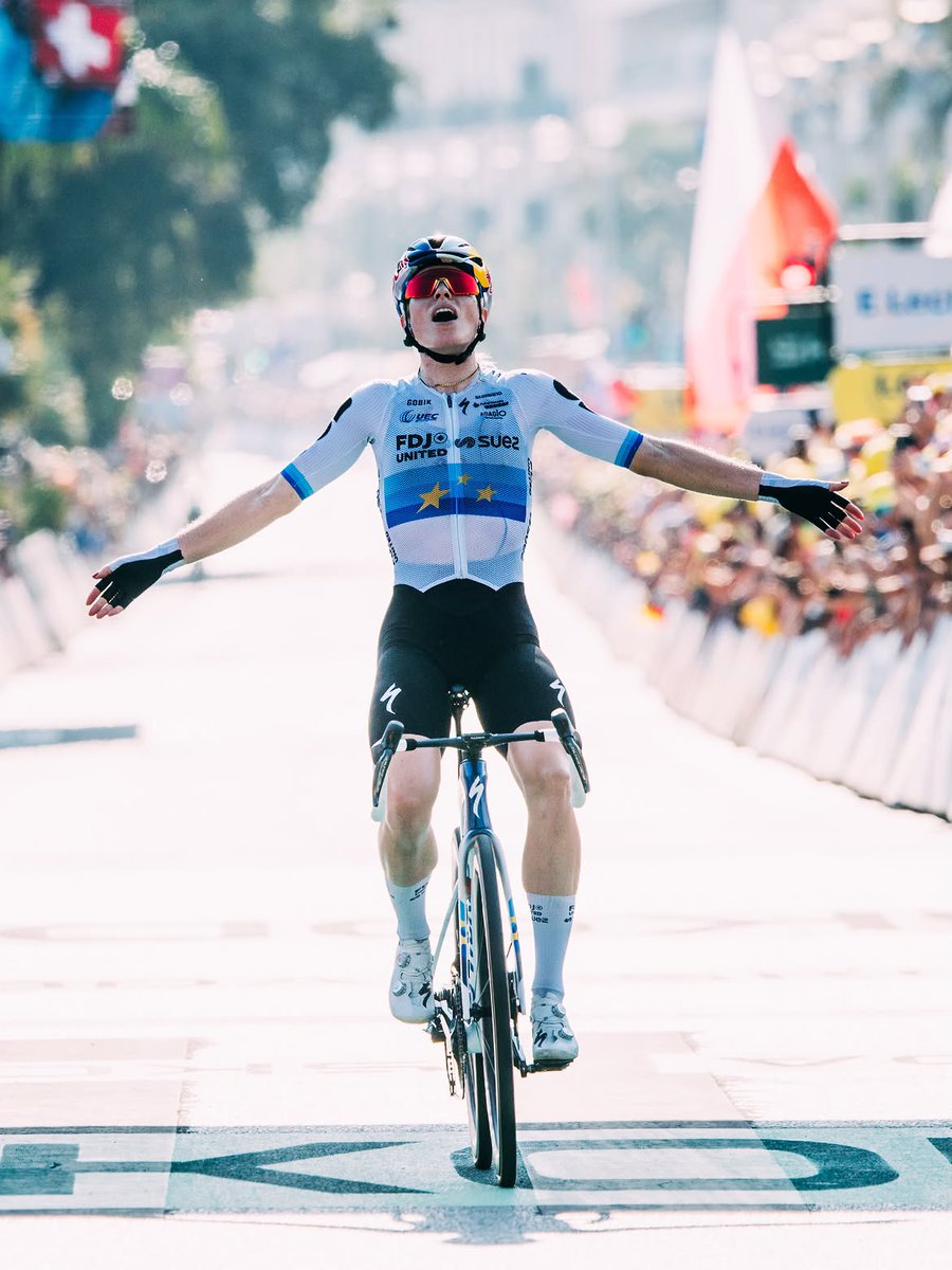 Arcalis1997's tweet photo. Demi Vollering wins her 2nd stage and takes the overall lead: Photos by @tornanti_cc 📸
#TourDeFranceFemmes #Stage8 https://t.co/sIrvGvkkS7