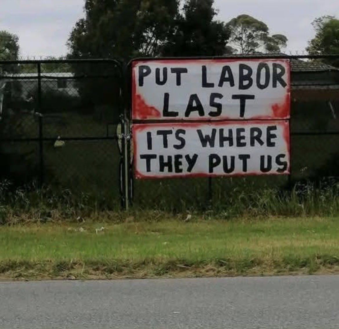 KatyKray73's tweet photo. Aussies have had a gutful. Signs like this are popping up all over Australia.

Always put Labor and the Greens LAST, because that’s how they preference you.​​​​​​​​​​​​​​​​​​​​​​​​​​​​​​​​​​​​​​​​​​​​​​​​​​
👇🏽👇🏽👇🏽👇🏽 https://t.co/9HLLEGsYzY