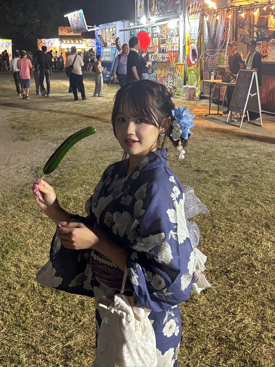 asuka_080850's tweet photo. 浴衣きて行くお祭りは初めて👘💕🏮🍧🎆 https://t.co/cHHs1hHycz