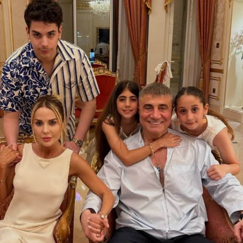 Degisken233's tweet photo. 7 yaşında Sp ve Epilepsi hastası çocuğu olan anne @sedat_peker reise ulaşmak istiyor. Anne baba çok zor durumdalar. İlaç ve tedavi masraflarını karşılıyamıyorlar. Lütfen yardımcı olurmusunuz? @sedat_peker @azemnews @memleketyoutube @yvzayd @Mkhrt27 
BİR UMUTTUR YAŞAMAK 🙏 https://t.co/8yDnLbOuGd