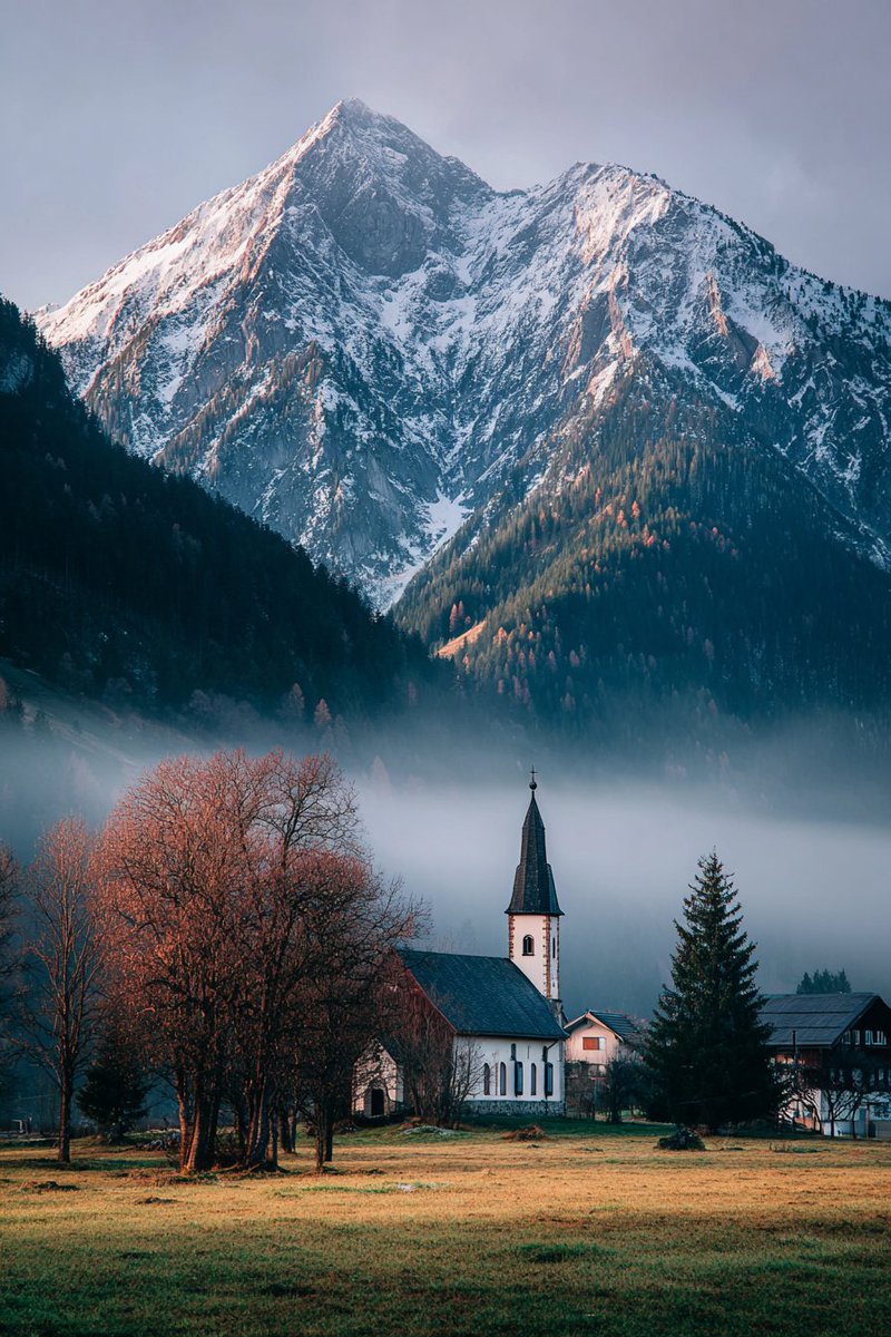 WorldnPictures's tweet photo. Swiss Alps 🇨🇭 https://t.co/LwP1SpBCHD