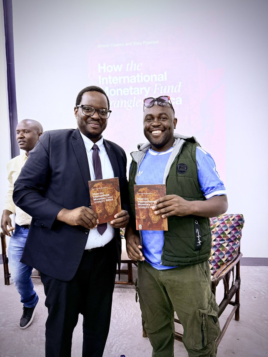 MaindaSimataa's tweet photo. @gchelwa Book Launch - How The IMF Strangles Africa 

Was humbled to have been among various eminent guests at the book launch by my comrade and our very own leading Economist, Prof. Grieve Chelwa.

I highly recommend the book to every Zambian who wishes to understand how Zambia ended up in the Economic quagmire we’re in today, and how we can get out and see our nation rise to greater heights.

Congratulations. 

#GrieveChelwa
#VeejayPrashard
#LusakaArtsGallery