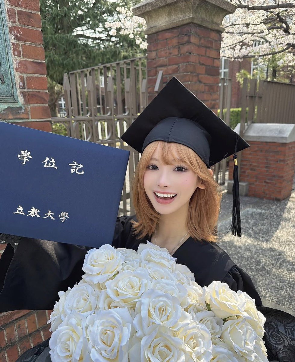 iphone12magduru's tweet photo. You pushed her to end her life on live, making her final words "I'm so scared." You didn't protect your idol, you became murderers.
Your sick fan mentality has blood on its hands. May your vile conscience choke you forever.
#MinaChan #ENHYPEN #ENGENE #Cyberbullying https://t.co/XgIMxqxFQk