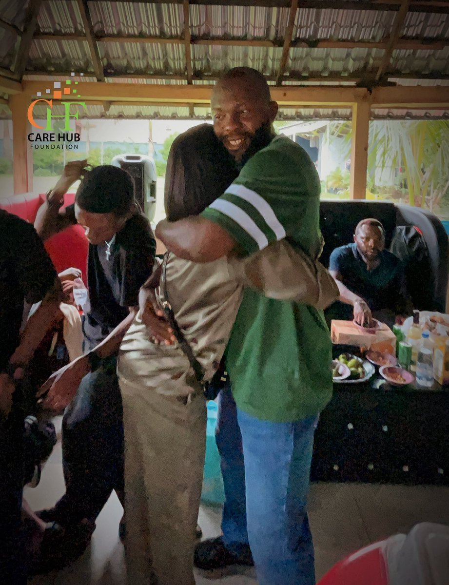 CareHubFound's tweet photo. The Volunteer Picnic started with smiles, hugs, and excitement. 
The energy was contagious from the very first arrival. ❤️ #VolunteerPicnic https://t.co/CwXrnHdCiY