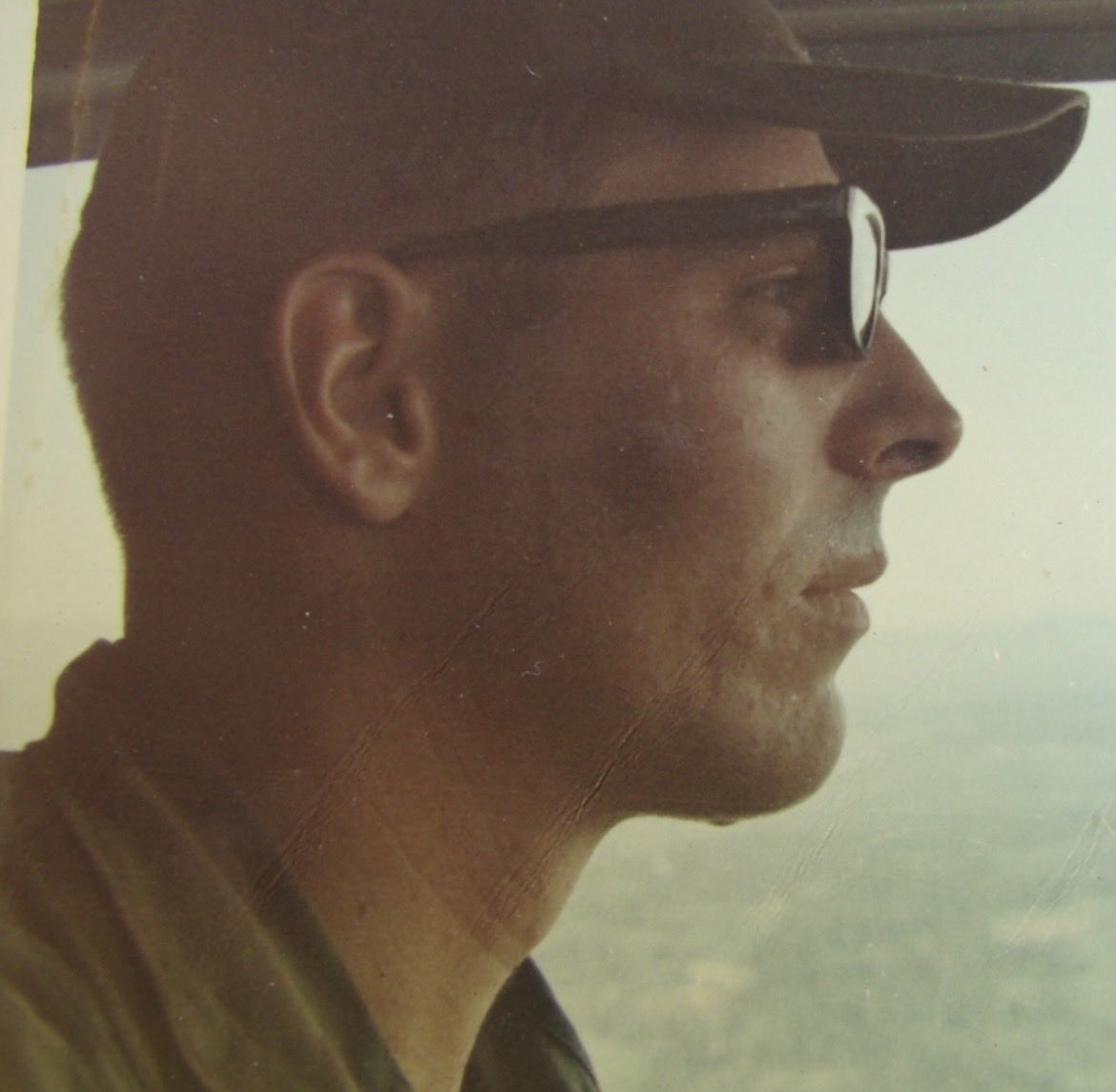 KoreyG80's tweet photo. California Bronze Star Sky Soldier 
Army Sergeant Dennis Wayne Baxley 
Gave All August 8, 1970 Forever 22
Echo Co. 503 Infantry 173 Airborne Brigade #American Exceptional Hero 
🎖️🇺🇸🦅 https://t.co/L91FCV0oIg