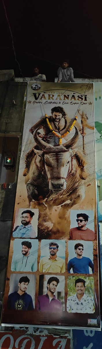 Palasa_mbfc's tweet photo. Dhanda Padindi devudiki @urstrulyMahesh ✨🙏❤️

#HBDSuperstarMahesh #Varanasi https://t.co/Swb9ZXvCF5
