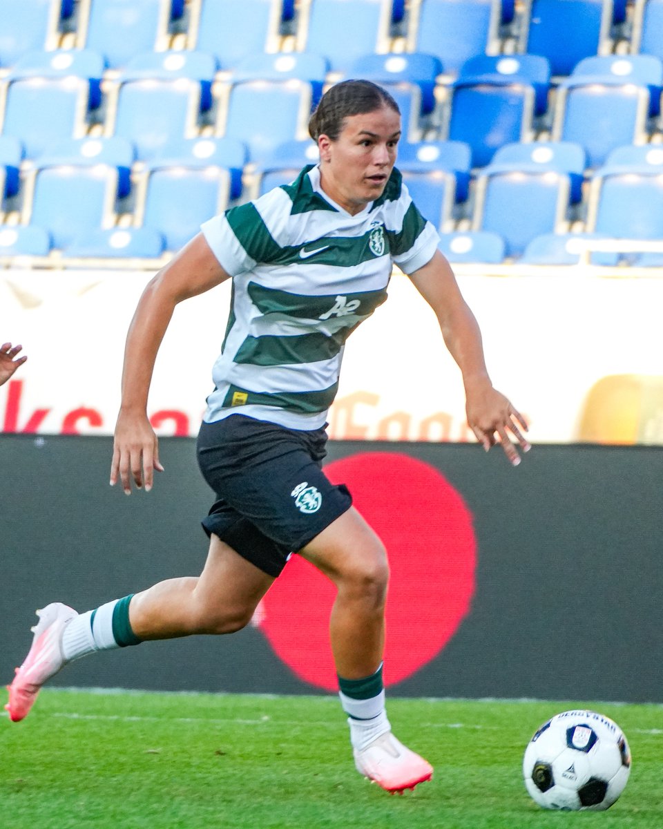 FutFemSCP's tweet photo. ⏸️ Intervalo do prolongamento, com as Leoas em desvantagem no marcador.

1-0 // #SKNSPSCP #UWCL https://t.co/1AttUotmyB