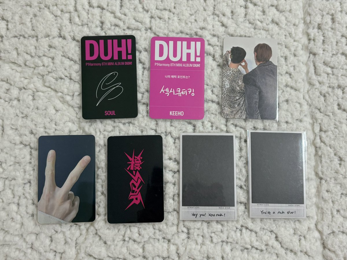 lauvsth's tweet photo. VENDO / VENDA 🌟🇧🇷 (valores + frete)

soul “duh!” : R$ 30
keeho “duh!” : R$ 25 
unit keeho/jiung “duh!” : R$ 25

bangchan “rockstar”: R$ 25
unit i.n/seungmin “rockstar” : R$ 20
polaroids felix &amp; han “rockstar”: R$ 7 cada

mando fotos/vídeos se solicitado! todos em mãos. https://t.co/FIOMM53tKW